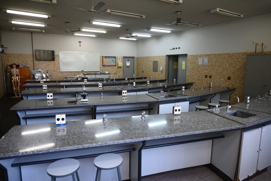 LABORATÓRIO DE CIÊNCIAS