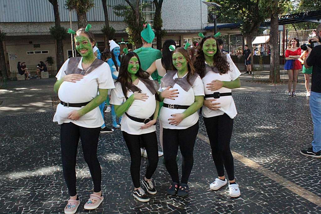 EM-trote-personagens-ensino-medio (1)