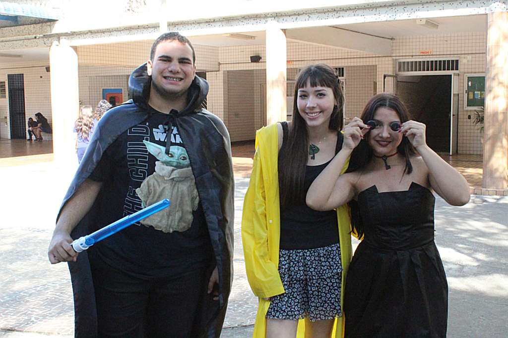 EM-trote-personagens-ensino-medio (10)