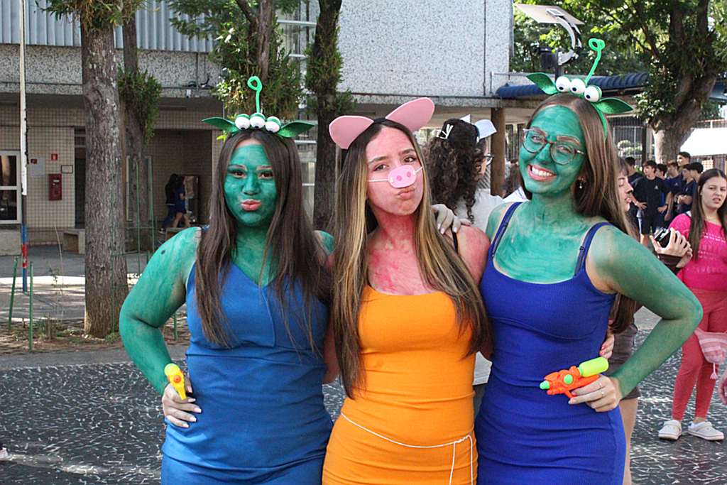 EM-trote-personagens-ensino-medio (30)