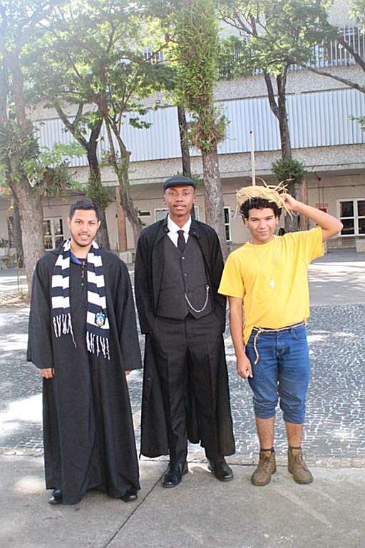 EM-trote-personagens-ensino-medio (34)